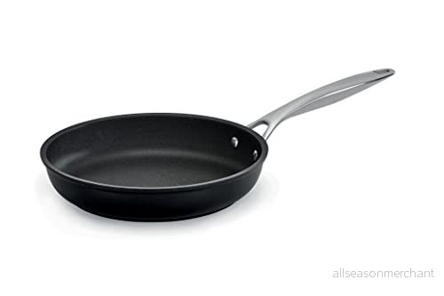 Barazzoni Black Titan Pro stekpanna ø24 cm, nitat stålhandtag, non stick (5 lager). Lämplig för induktion, tillverkad i Italien 8007267158972
