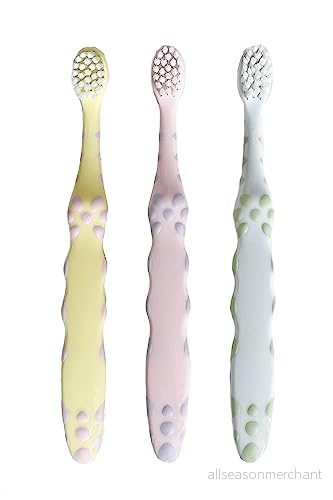Betadent EXTRA SOFT BABY TABY 04 år. Mjuk borst med rundade spetsar som är lämpliga för barns tänder. Finns i olika färger. 8030009351638